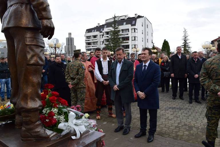 СВЕЧАНА АКАДЕМИЈА ПОВОДОМ ОТКРИВАЊА И ОСВЈЕШТАВАЊА СПОМЕН-СКУЛПТУРЕ ПУКОВНИКУ МИЛАНУ ЈОВИЋУ | Centar za kulturu Ugljevik