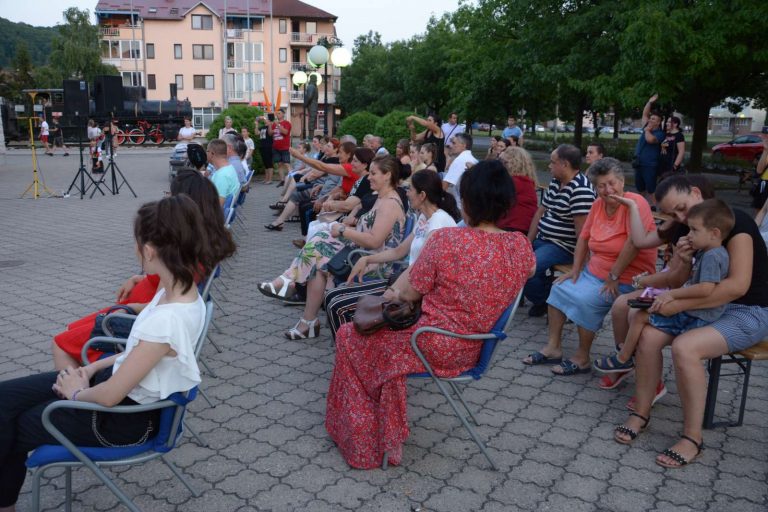 DEVETA PO REDU MANIFESTACIJA „ČETVRTKOM U OSAM“ – VEČE ETNO MUZIKE